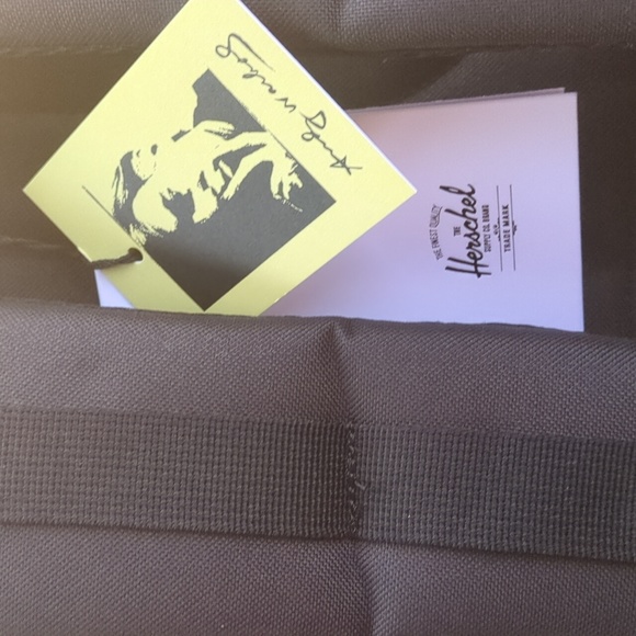 Herschel Supply Co Little America Banana 25L Drawstring Laptop Stripe Backpack - Picture 8 of 9